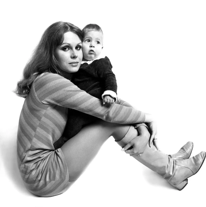 Joanna Lumley & Son - 1968